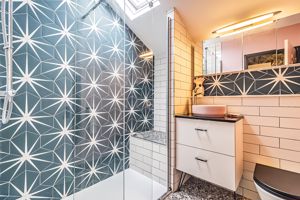 En-Suite- click for photo gallery